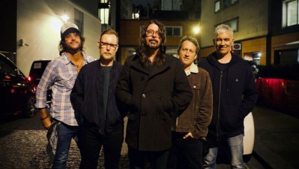 Foo Fighters estrenan la emotiva rola "Under You" y anuncian un show en línea muy especial