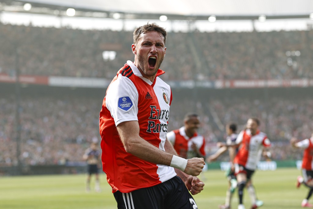 El gol de Santi Giménez para ser campeón de la Eredivisie con Feyenoord