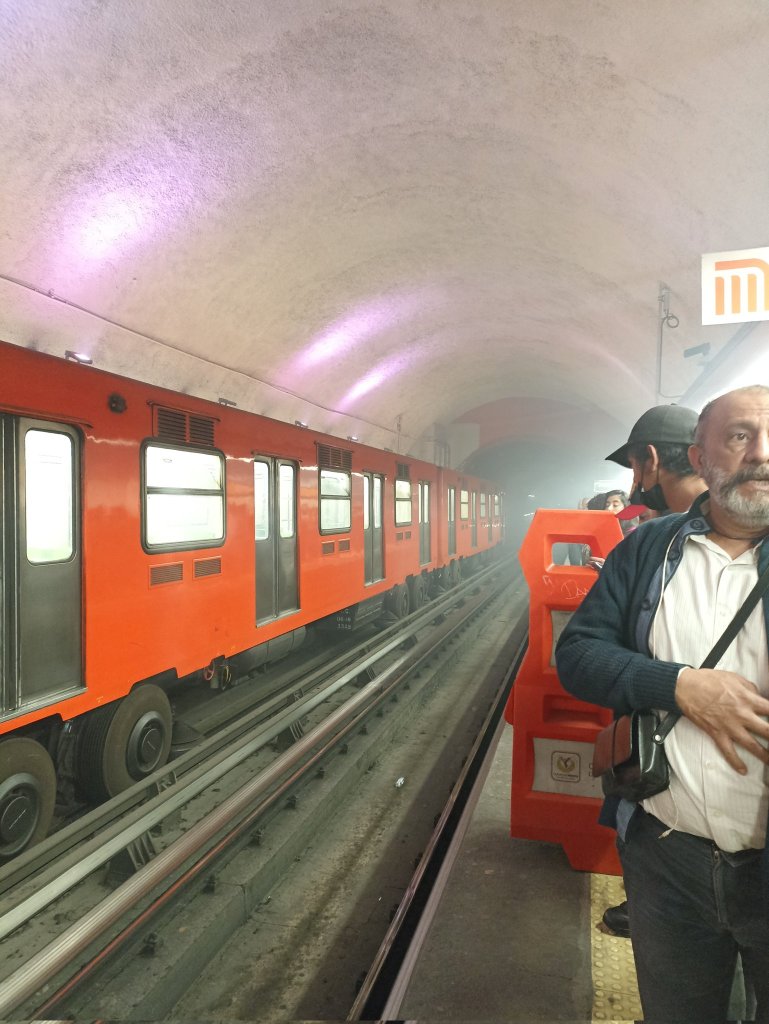 humo-tren-barranca-muerto-metro