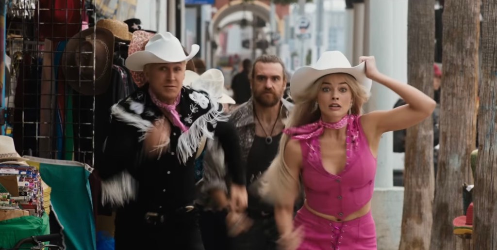 Margot Robbie y Ryan Gosling llegan al mundo real en el nuevo tráiler de 'Barbie'