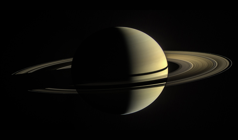 Saturn-planeta-układ słoneczny-księżyce