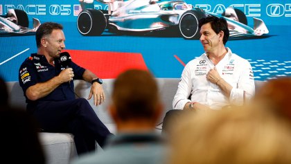 Toto Wolff compara la batalla entre Checo y Verstappen con la de Hamilton y Rosberg