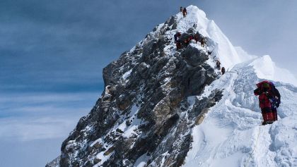 ano-mas-mortal-everest-muertes-2023-culpa-alpinistas-inexpertos-millonarios-nepal-2
