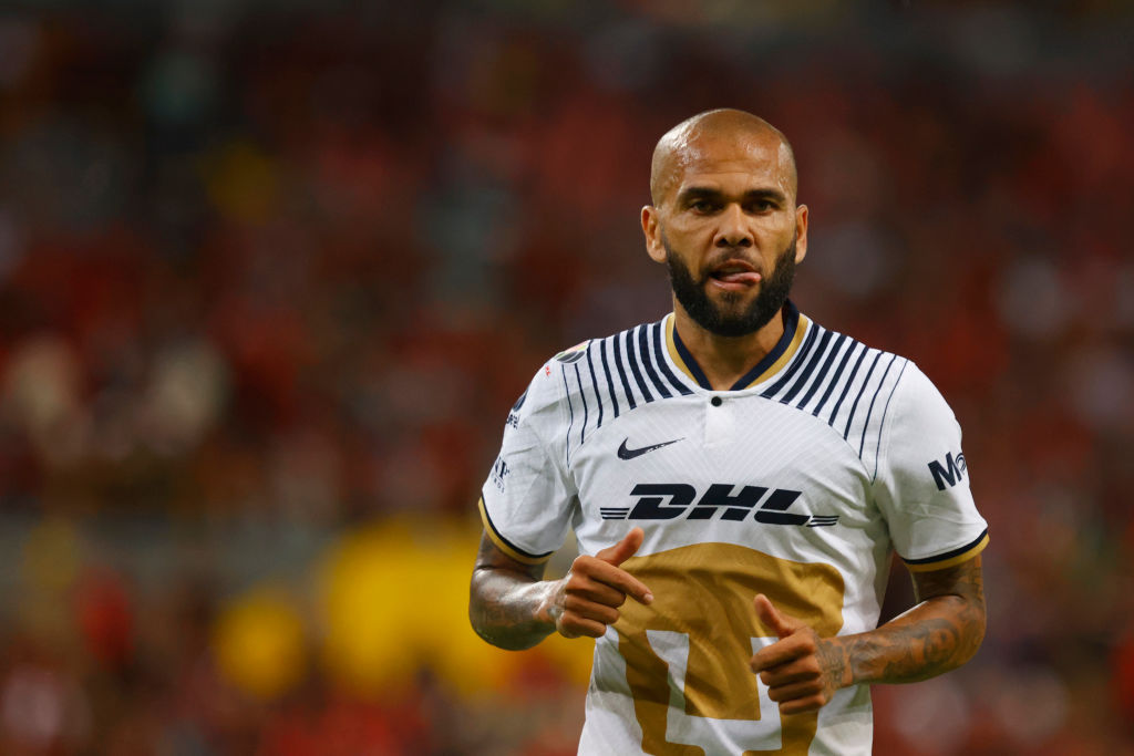 Dani Alves habla desde la cárcel y cuenta su versión