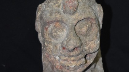 Escultura de dios de la muerte en el Tren Maya.