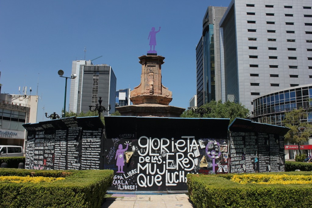 Las glorietas del Ahuehuete y Cristóbal Colón en Reforma.