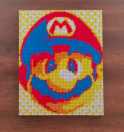 Mario Bros. con cubos de Rubik.