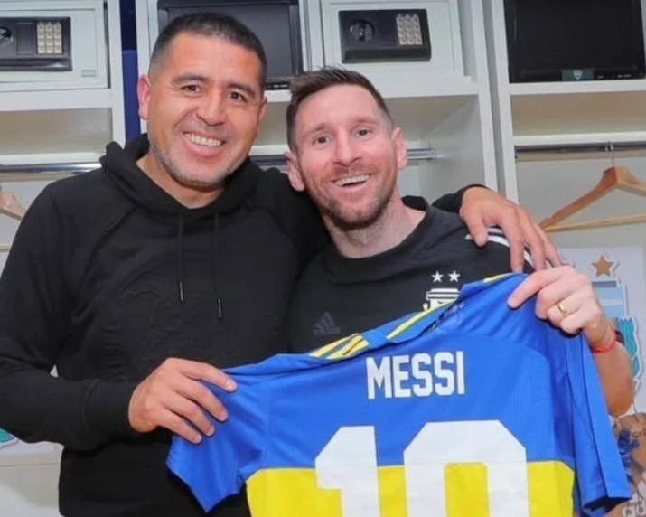 Riquelme y Messi con la playera de Boca Juniors
