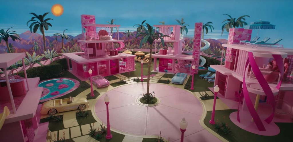 Margot Robbie pidió recrear una casa de juguete de su infancia para 'Barbie'