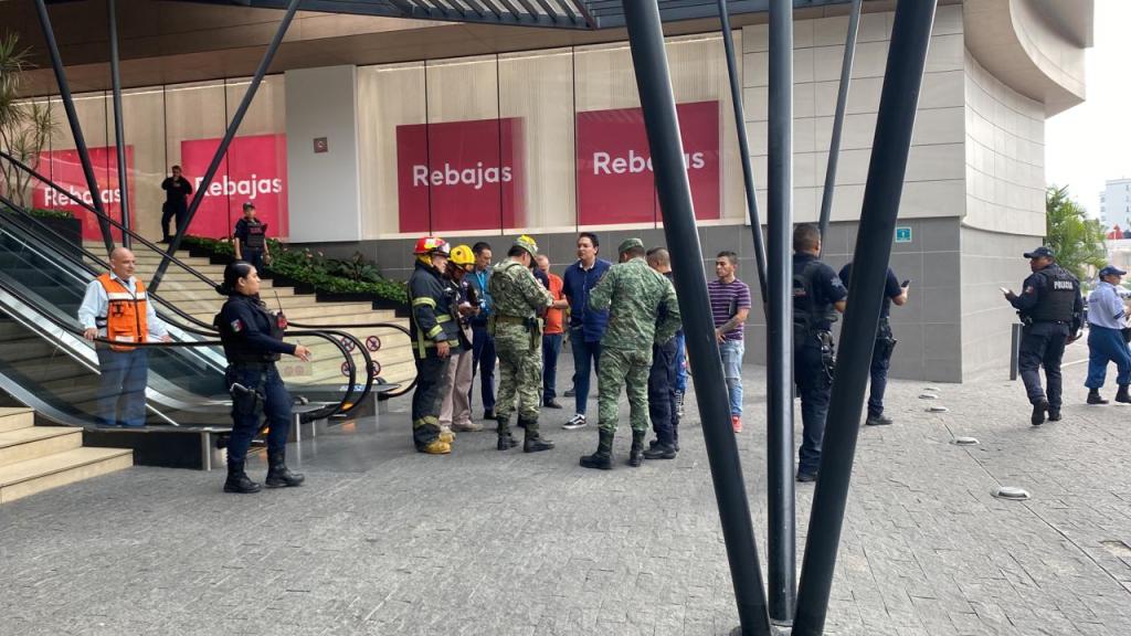 Reportan amenaza de bomba en Plaza comercial Averanda de Cuernavaca