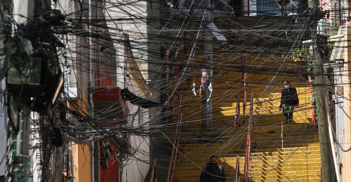 Contaminación visual por cableando eléctrico en las calles de la ciudad.FOTO: ROGELIO MORALES /CUARTOSCURO.COM