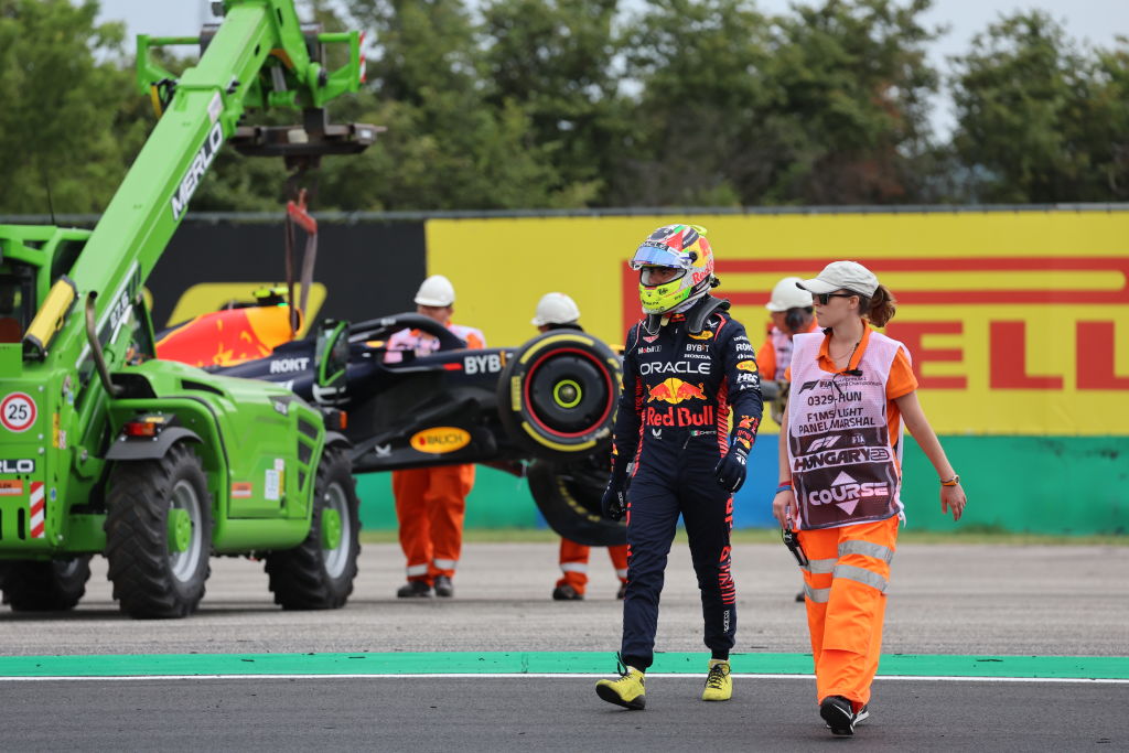 Checo Pérez chocó en el Gran Premio de Hungría