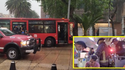 Camión del Metrobús chocó contra un árbol en la colonia Tabacalera; hay 4 heridos