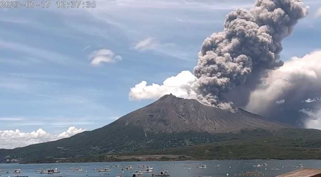 Krakatoaaaa: Los 5 volcanes más peligrosos del mundo