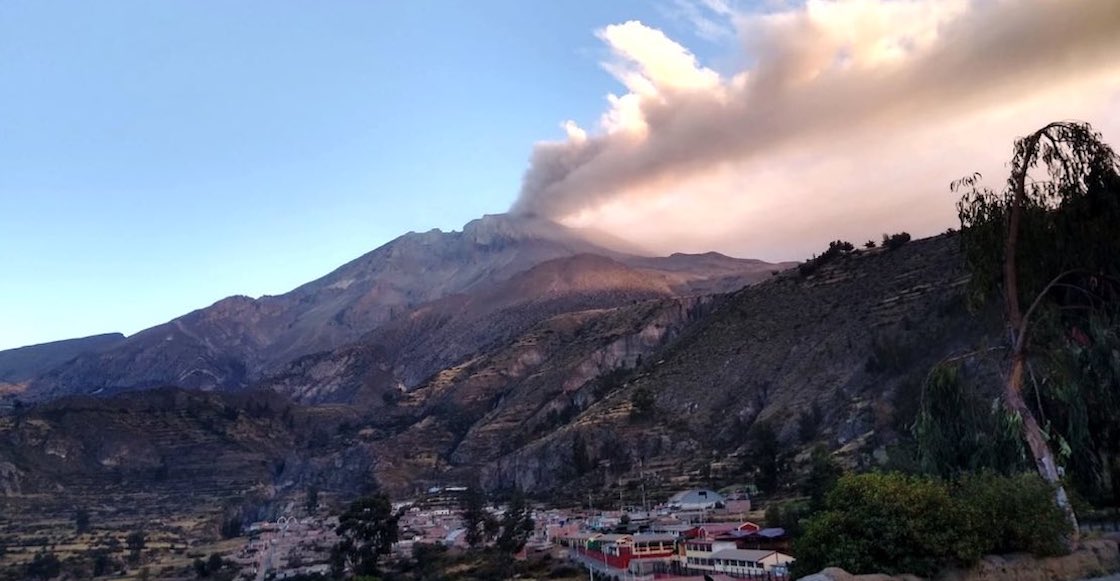 Perú declara emergencia por el volcán Ubinas, el más activo de la región