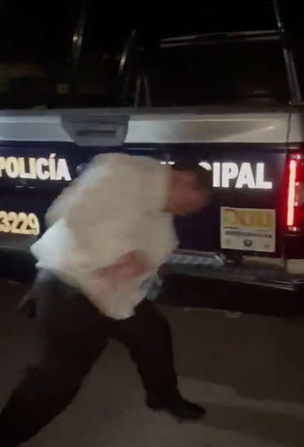 Abogado denunció abuso policial al ser detenido; video lo exhibe golpeándose solo