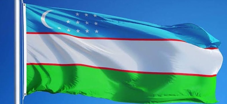 ¿Por qué la bandera de Uzbekistán es azul clarito?