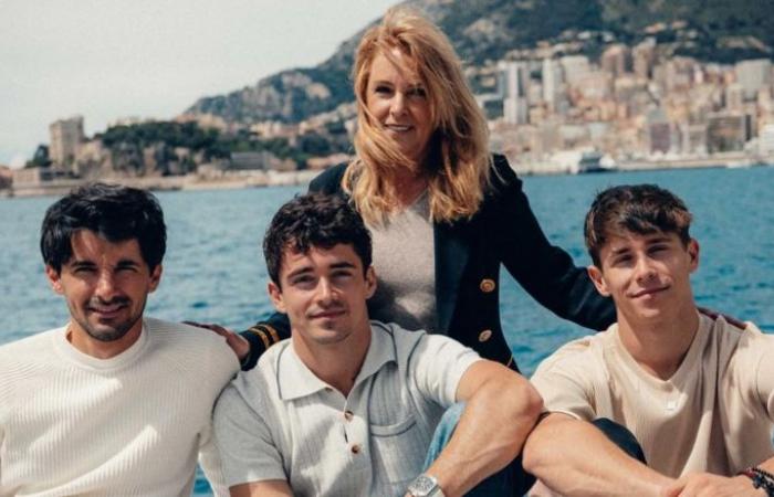 Charles Leclerc junto a su madre y sus hermanos