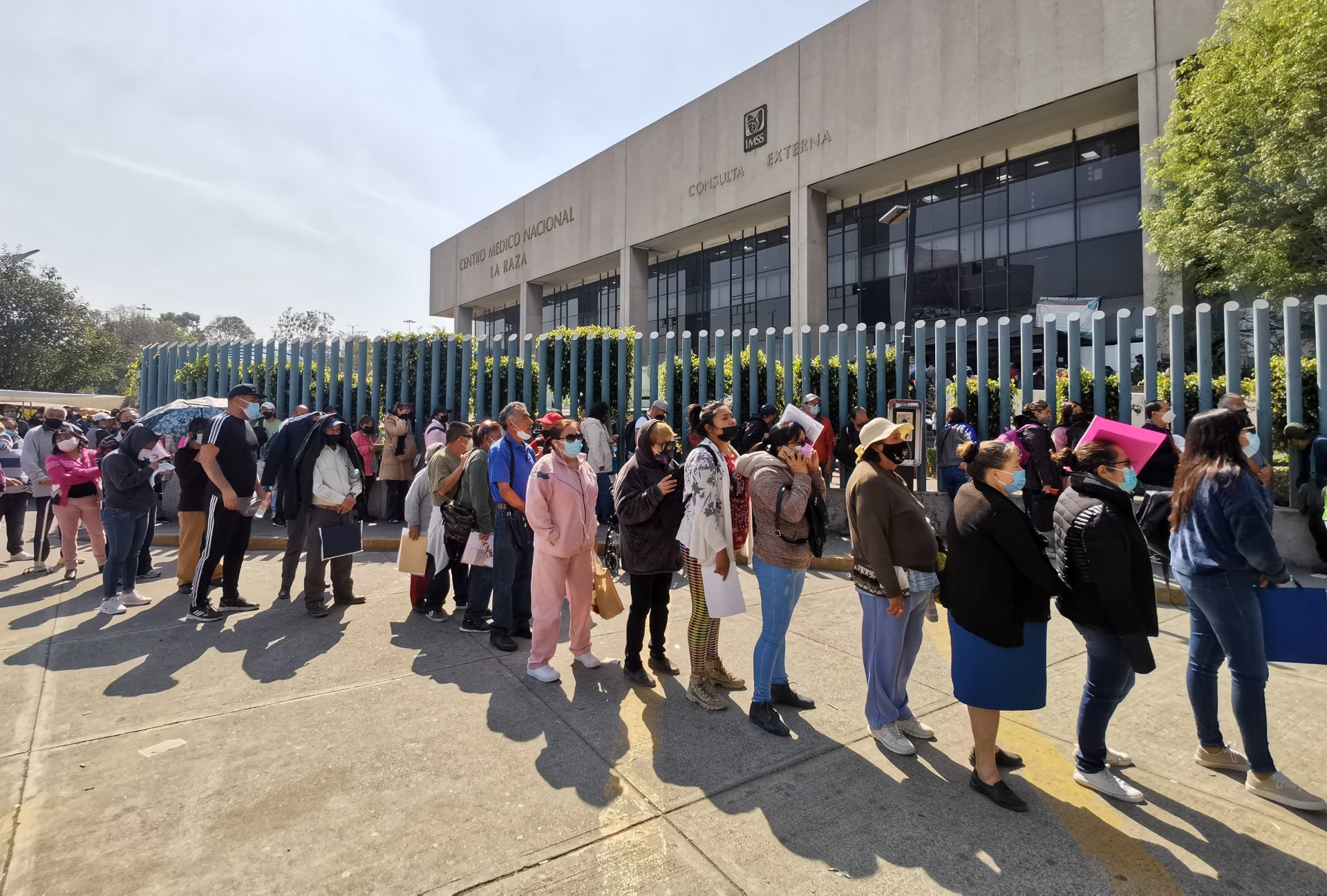 Detienena empleados del IMSS L a Raza con cocaína y marihuana