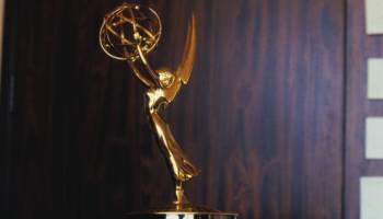 Los premios Emmy 2023 se posponen hasta 2024 (y esta es la nueva fecha)