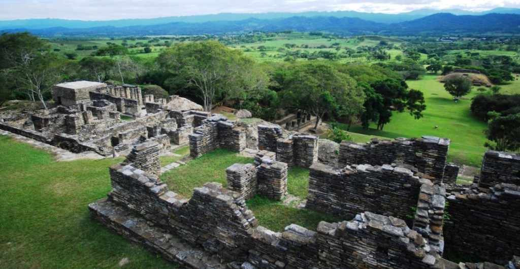 Los secretos de la Reina Roja de Palenque: Máscaras de jade y una misteriosa tumba
