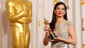 La absurda razón por la que "le quieren quitar" el Oscar a Sandra Bullock