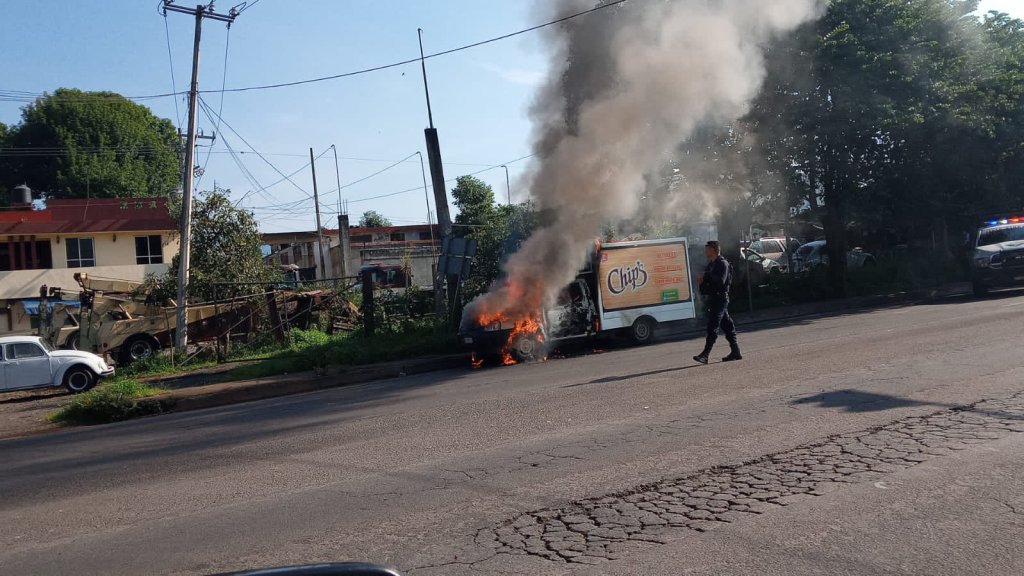 Violencia en Michoacán: Apatzingán despertó con bloqueos y quema de tiendas