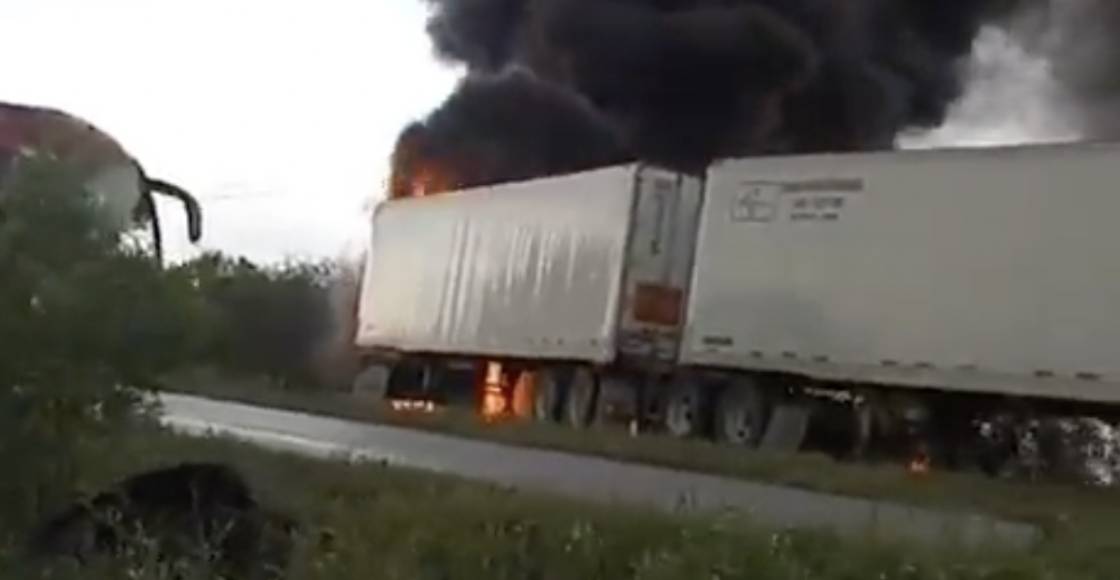 Bloqueos e incendios: ¿Qué está pasando en Nuevo León?