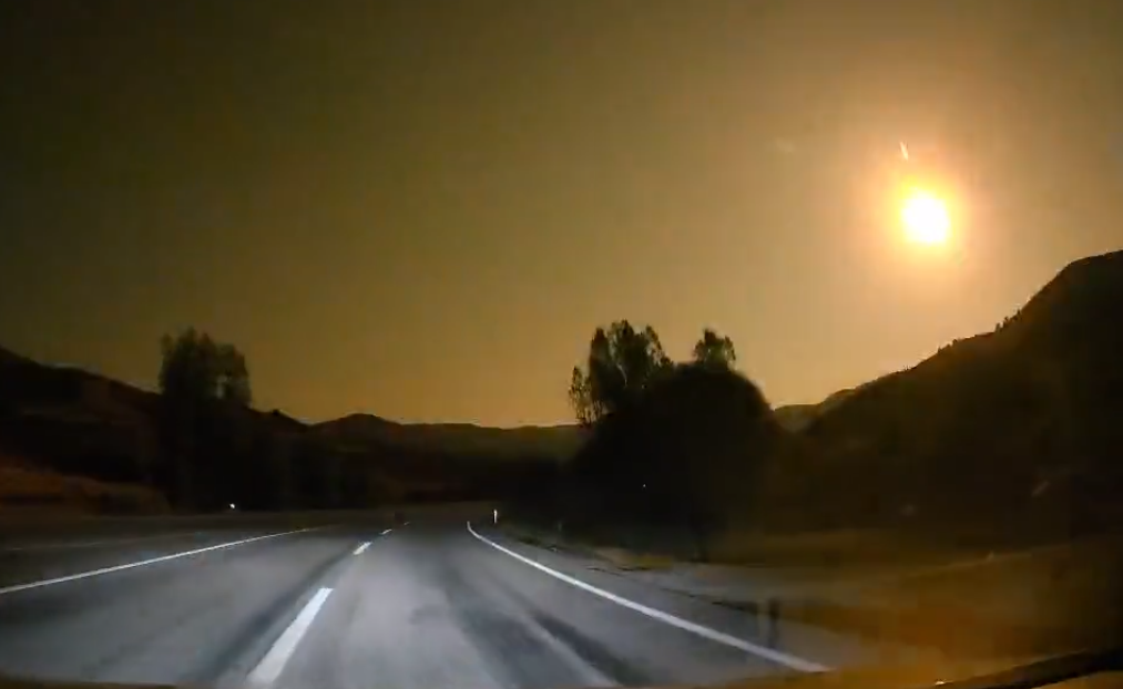 Meteorito iluminó la noche en Turquía y los videos son increíbles