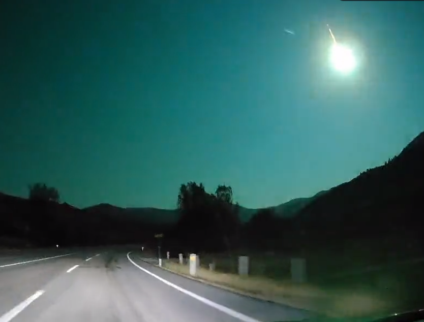 Meteorito iluminó la noche en Turquía y los videos son increíbles