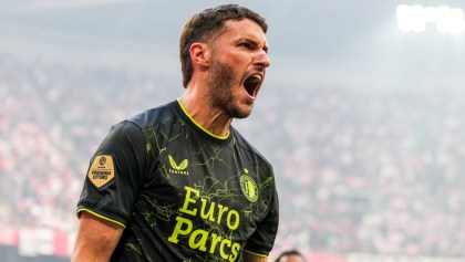 Revive el gol de Santi Giménez con Feyenoord