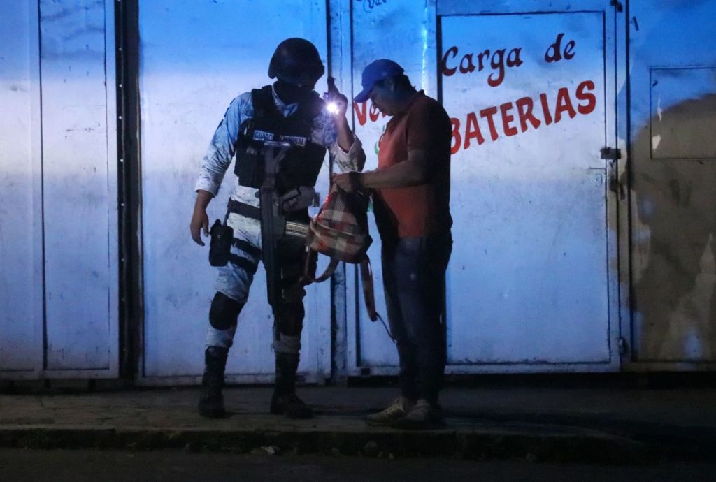 Acusan a elementos de la Guardia Nacional de estar ebrios y golpear a jóvenes en Cuernavaca