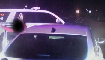 Detienen a dos niños de 10 años en Estados Unidos por robar el auto de su mamá