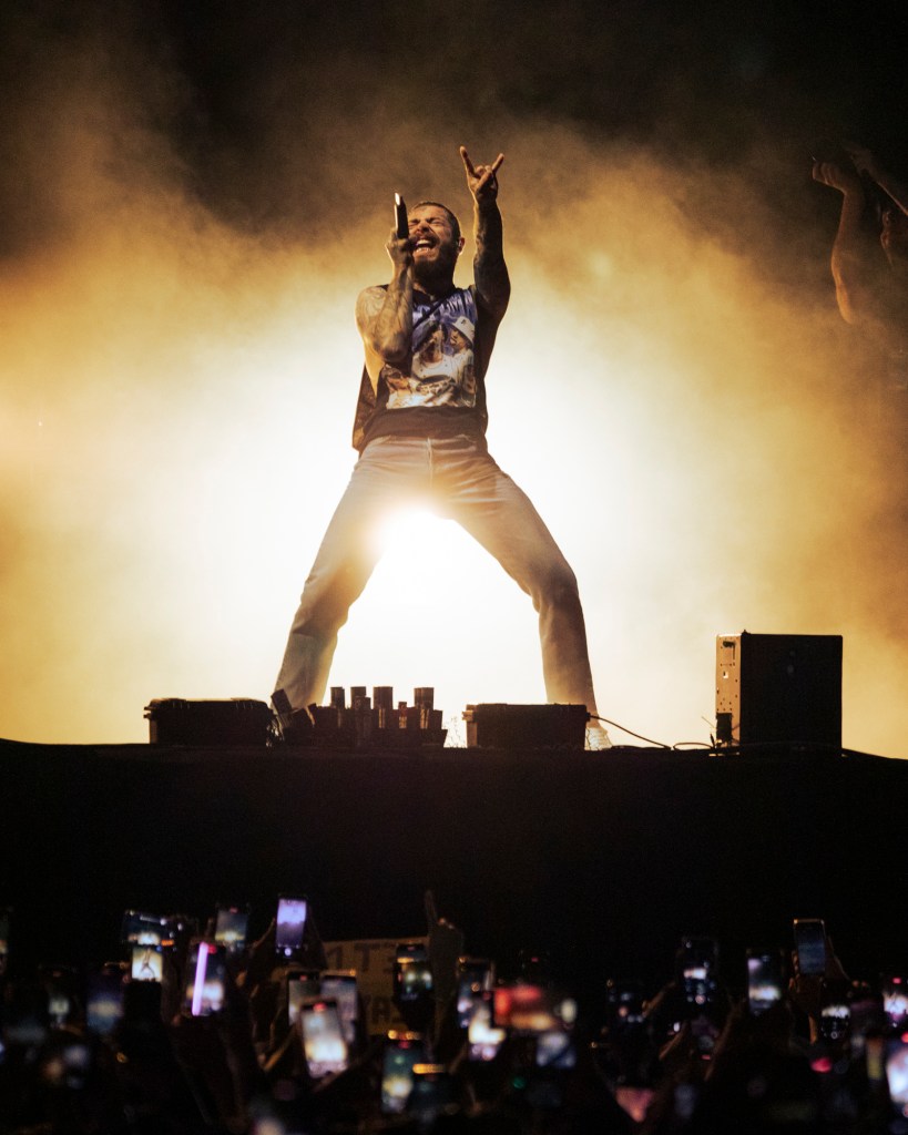 Post Malone incendió el Foro Sol y tocó con un fan en su primer concierto en México