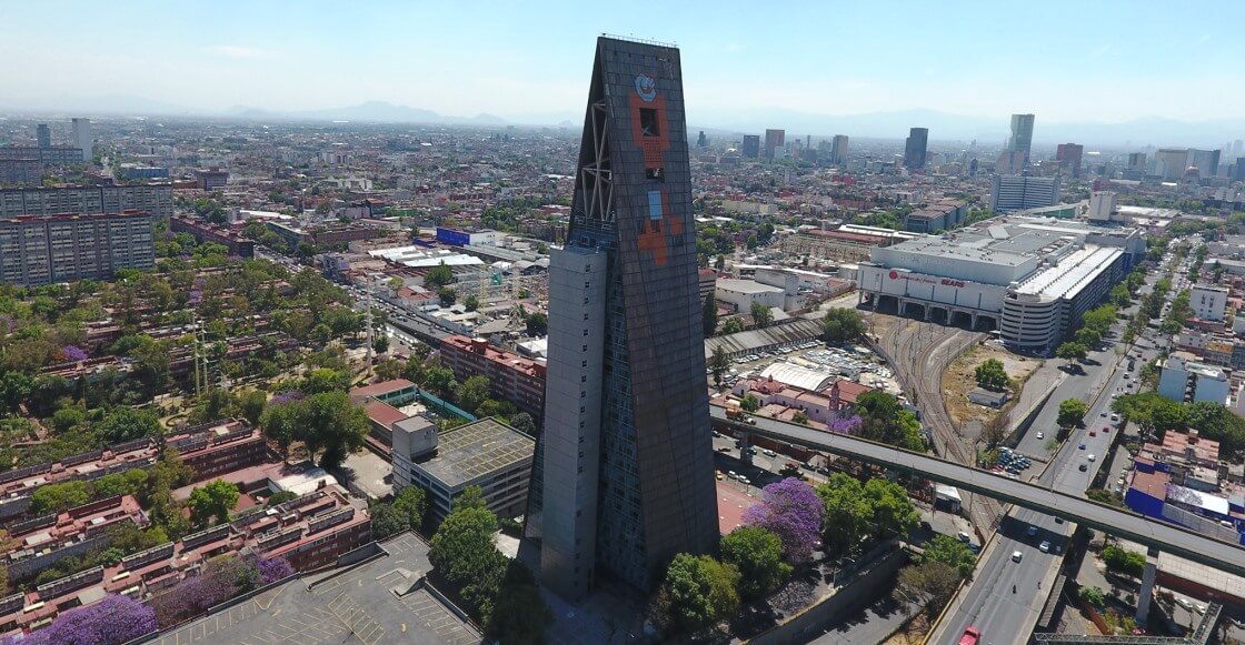 Torre Triangular La Torre Insignia: Un rascacielos en Tlatelolco a principios de los años 60