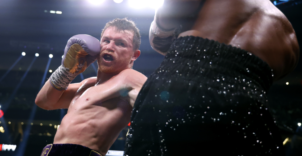 Los golpes de la victoria: Mucho Canelo Álvarez para poco Jermell Charlo