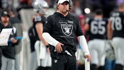 Josh McDaniels despedido como coach de los Raiders de las Vegas