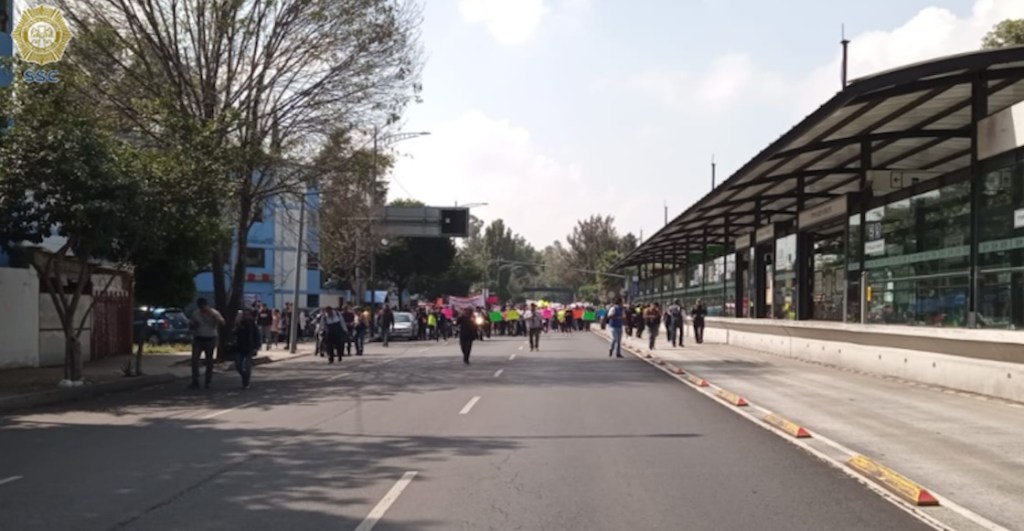 Fotos de los bloqueos de transportistas en CDMX: Mucho tráfico y carriles cerrados