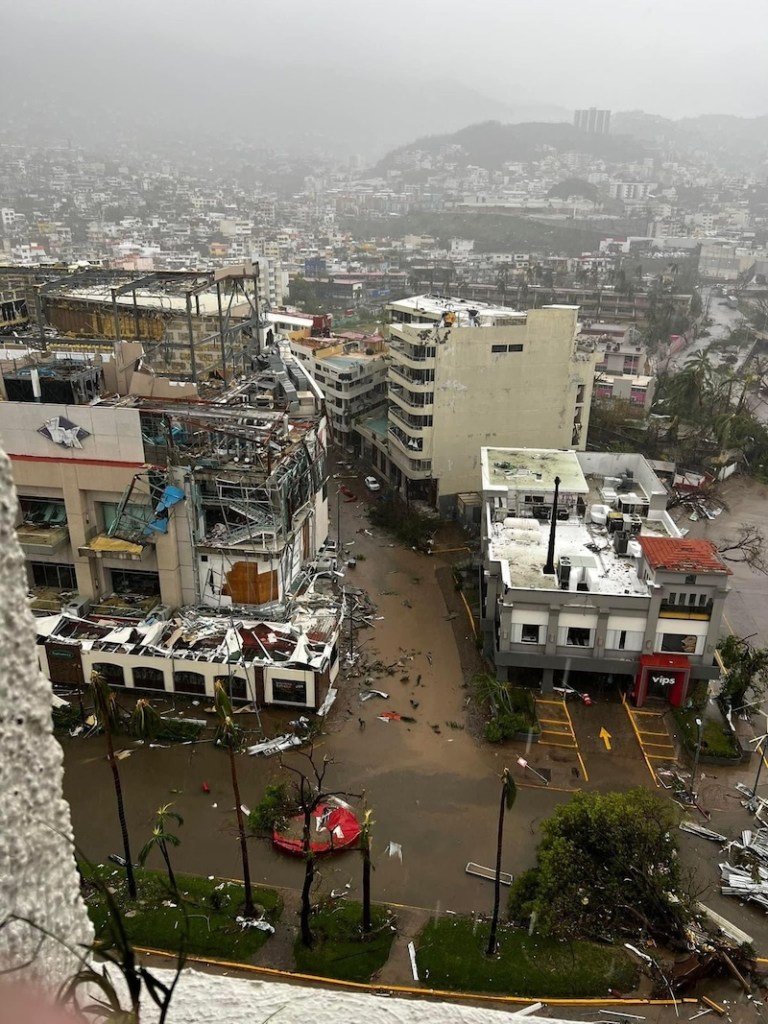 Fotos del antes y después de Acapulco después del huracán Otis