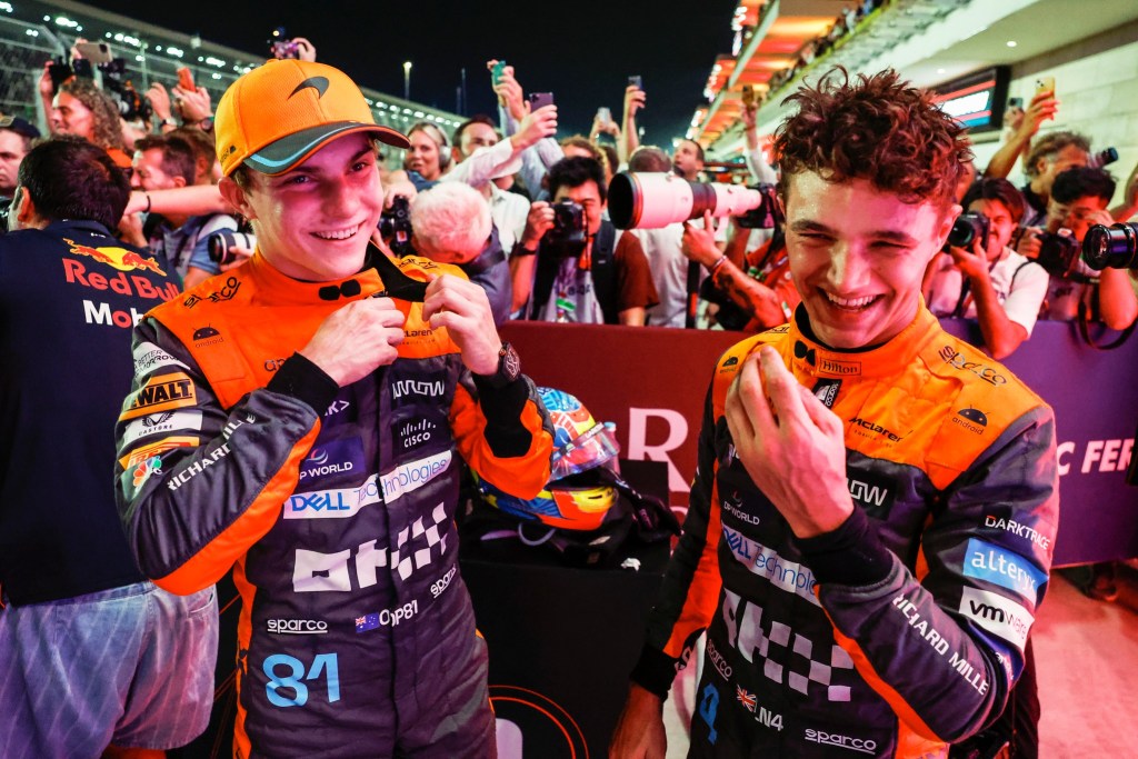 Lando Norris y Oscar Piastri, pilotos de McLaren