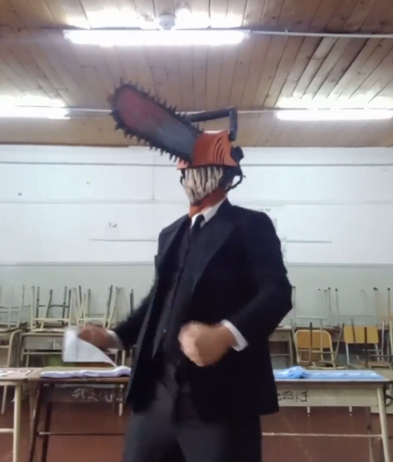 Un tipo votó disfrazado de Chainsaw Man en Argentina y generó debate
