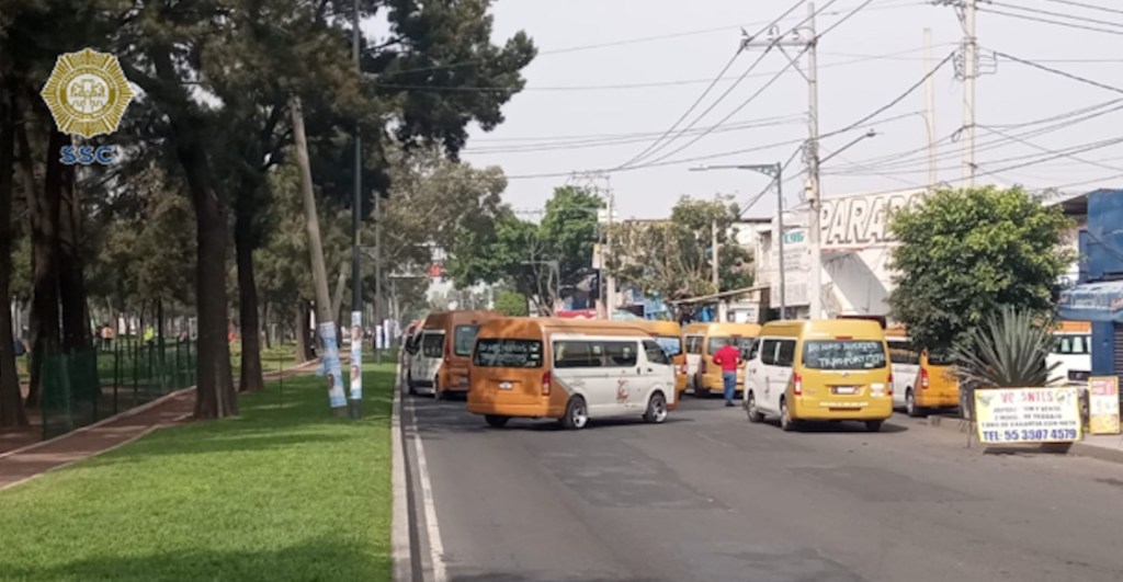 Bloqueos de transportistas en las salidas de Nezahualcoyotl