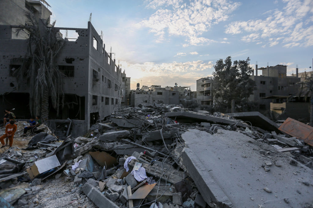 Bombardeo en escuela de la ONU en Gaza deja decenas de muertos