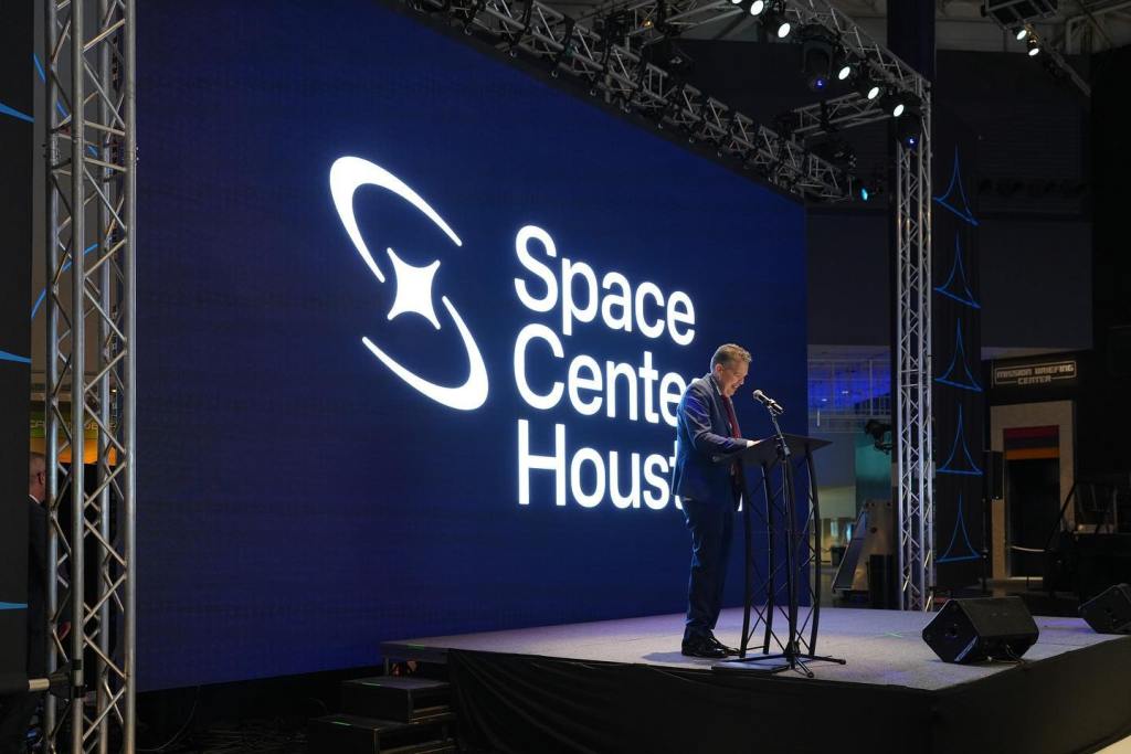Rumbo al futuro: Platicamos con William T. Harris, CEO del Centro Espacial de Houston de la NASA