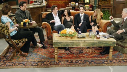 Sniff: Cast de 'Friends' es visto en el funeral de Matthew Perry