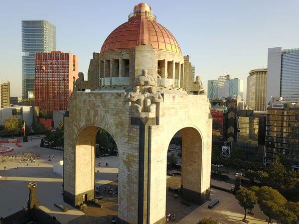 Historia del Monumento a la Revolución