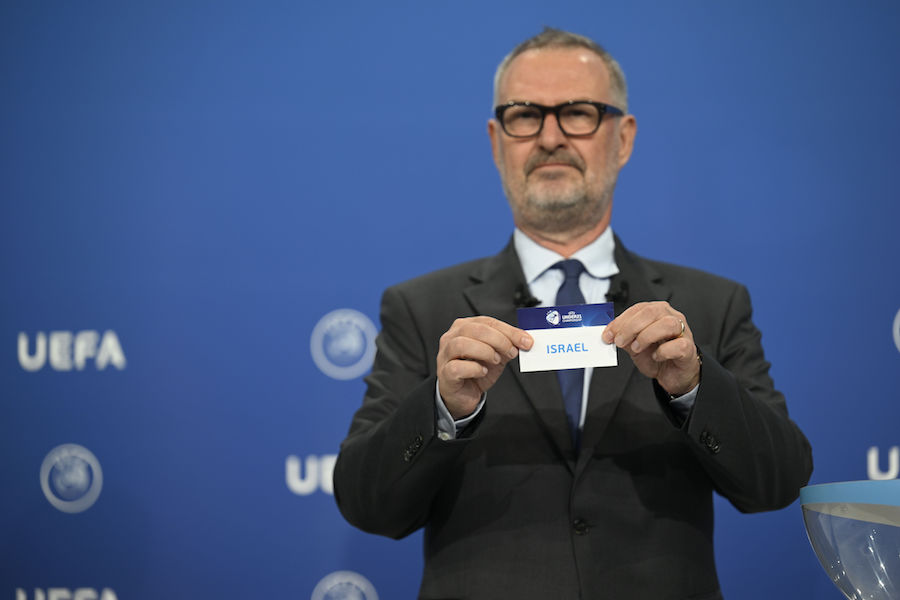 UEFA pide a Israel no jugar en su territorio