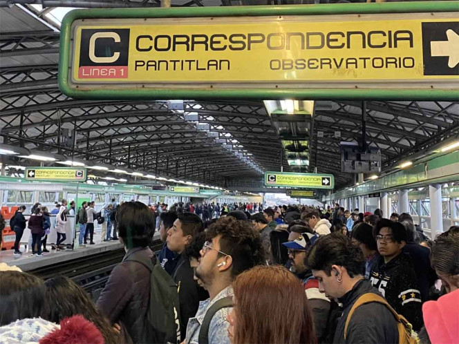 La Línea B del Metro amaneció lenta y llenísima en CDMX