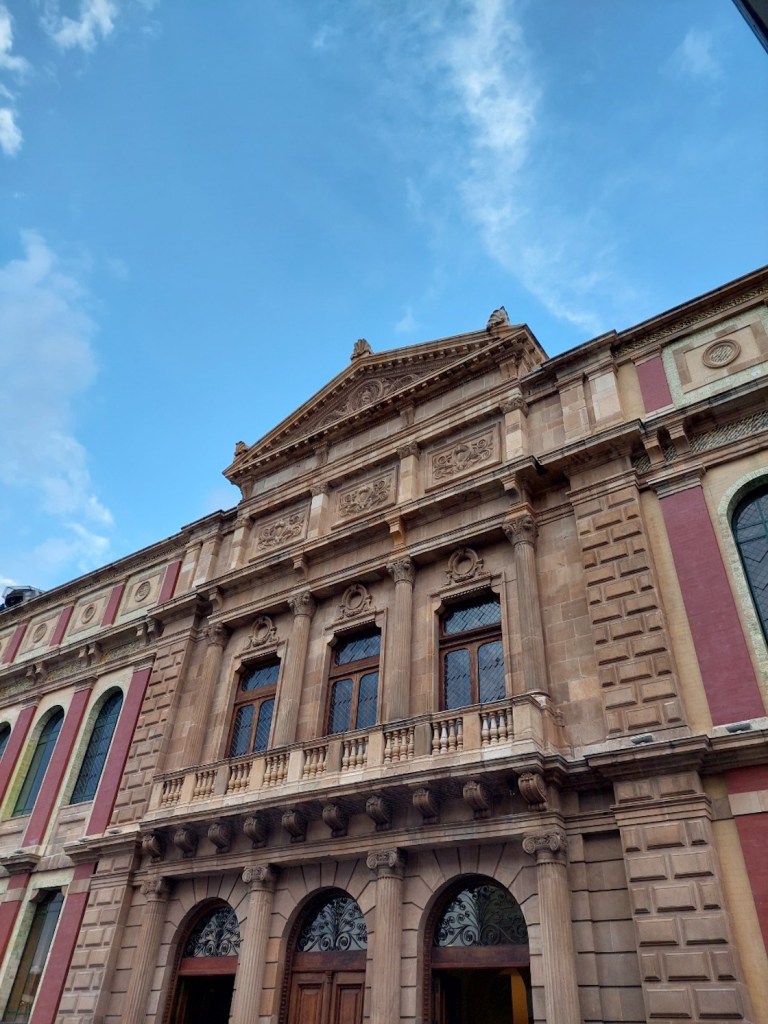 Palacio de la Autonomía.