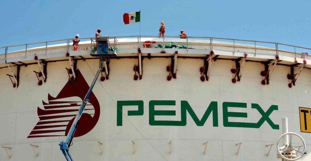 PEMEX 'refinó' más de 111 millones de pesos en campos y refinerías